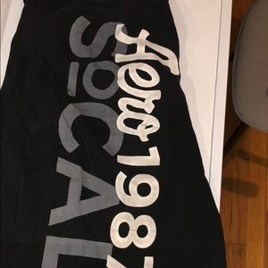 areopostle black tee